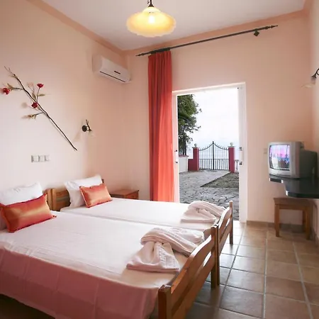 Corfu Sun Sea Side מלון דירות 3*